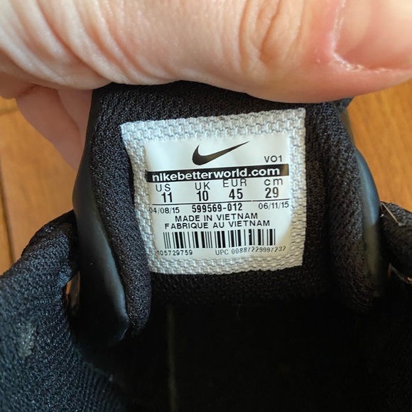 Nike Air Visi Pro 4 in Black - Picture 5 of 7